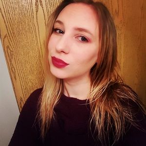 Meet your Posher, Kayla